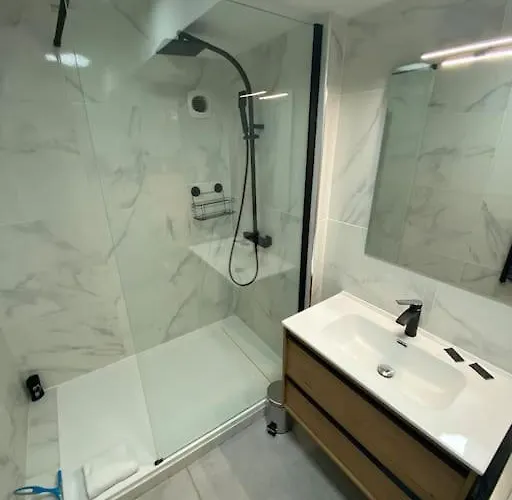 Splendide 70m2 Balcon + Parking Apartment *